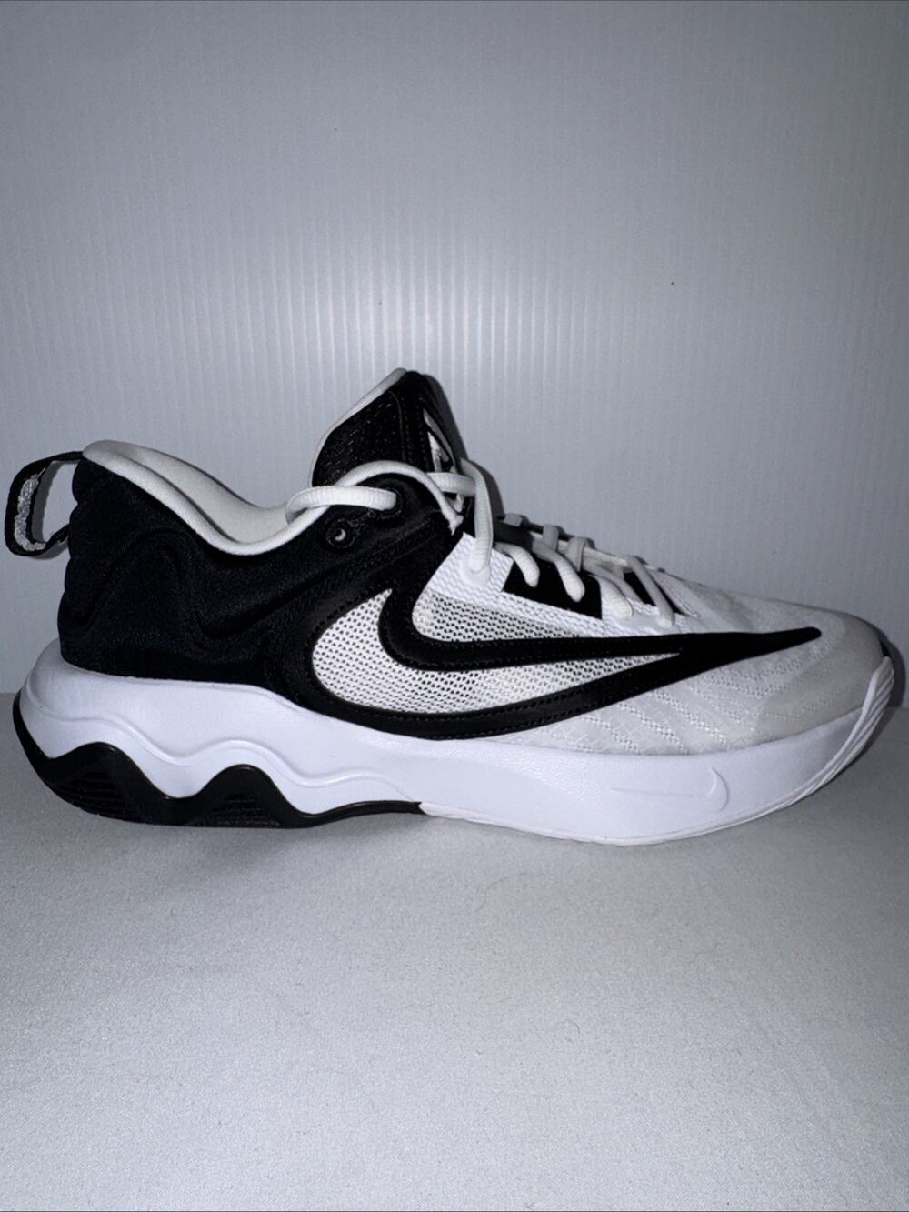 Nike Giannis Immortality 3 Basketball Shoes White Black Dz 7533–100 M 10.5